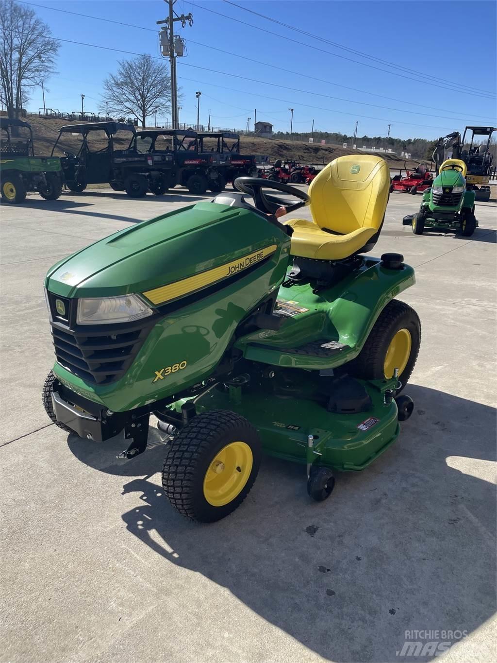 John Deere X380 Tractoare compacte