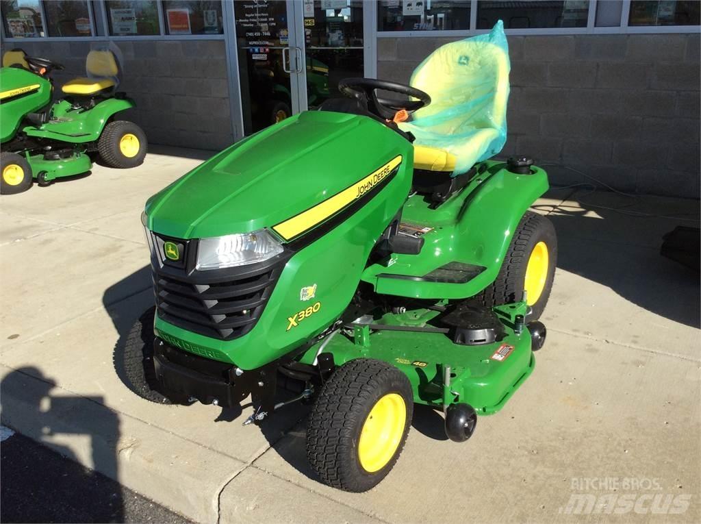 John Deere X380 Tractoare compacte
