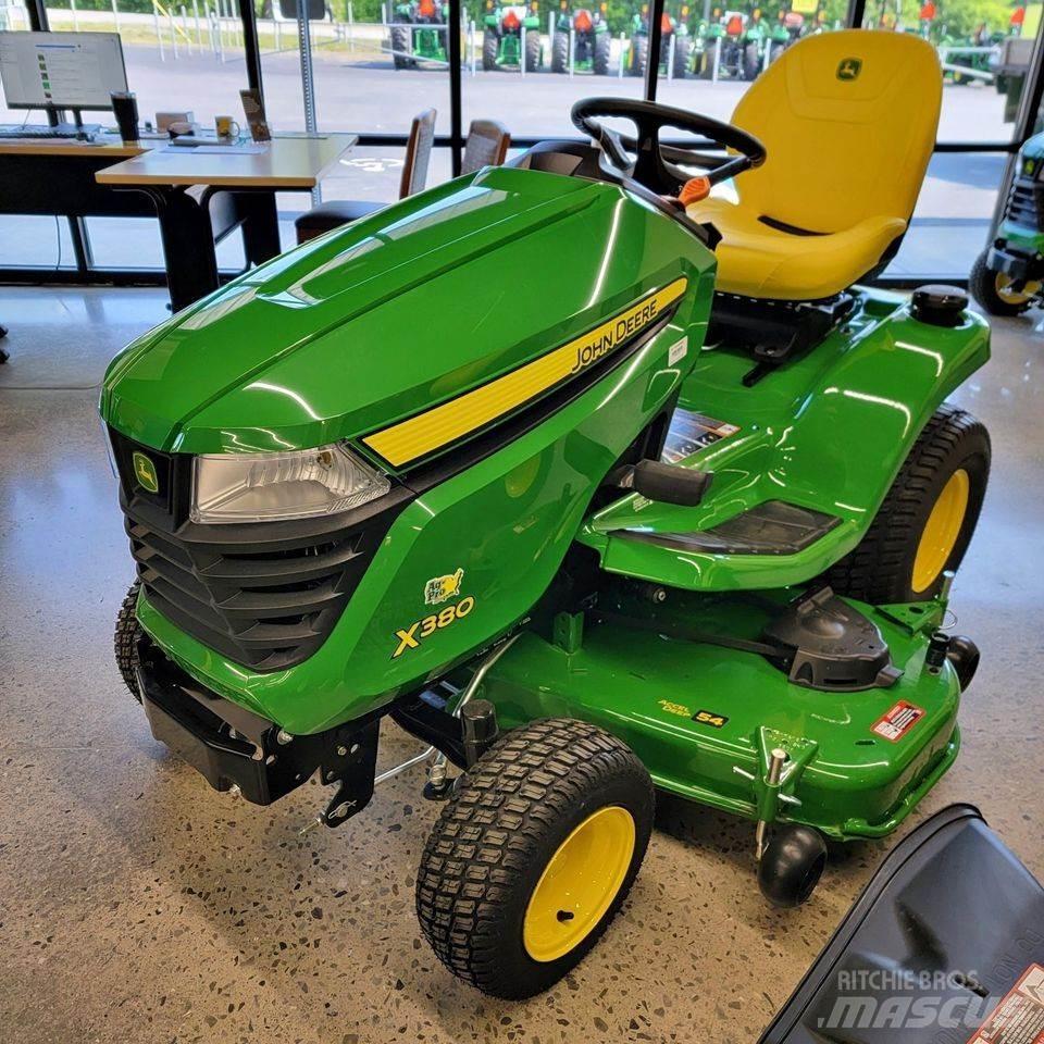 John Deere X380 Tractoare compacte