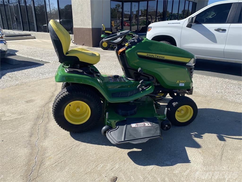 John Deere X380 Tractoare compacte