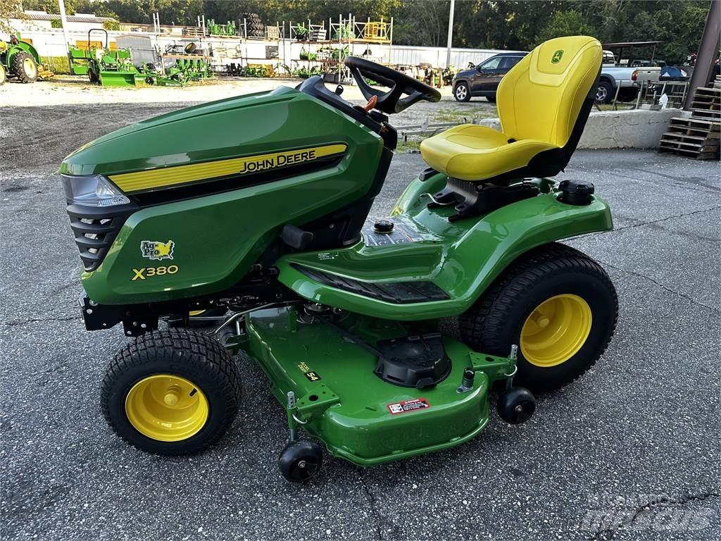John Deere X380 Tractoare compacte