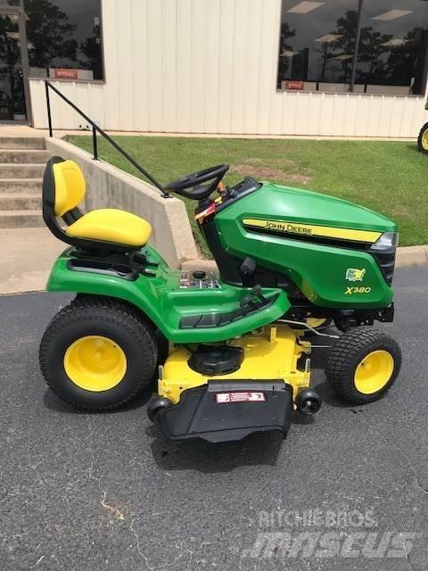 John Deere X380 Tractoare compacte