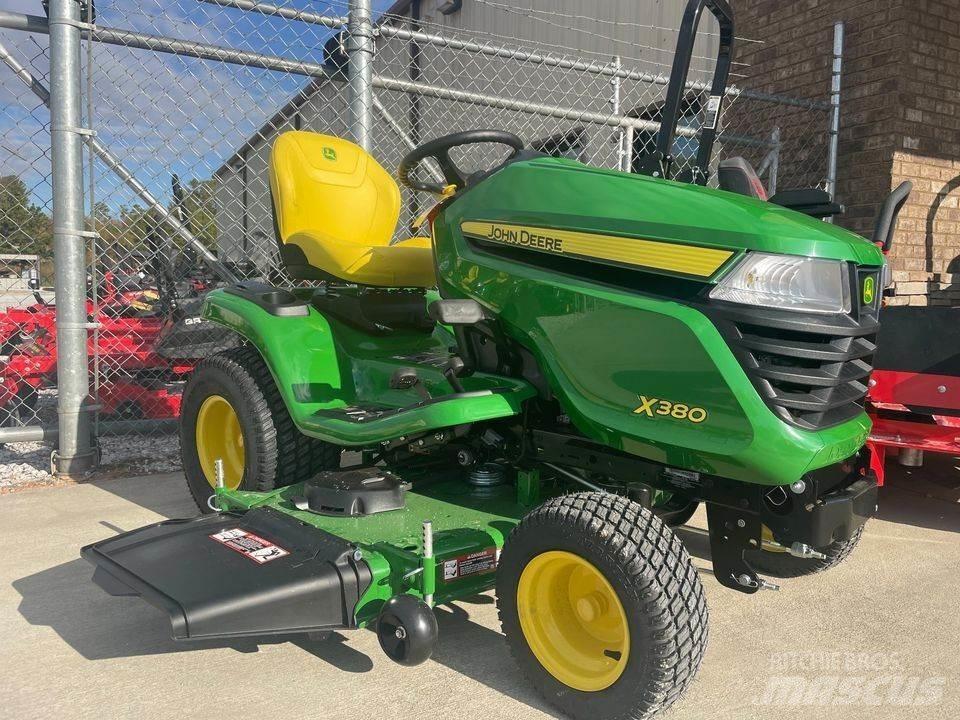 John Deere X380 Tractoare compacte