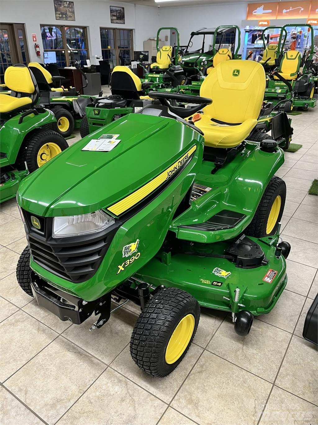 John Deere X390 Tractoare compacte