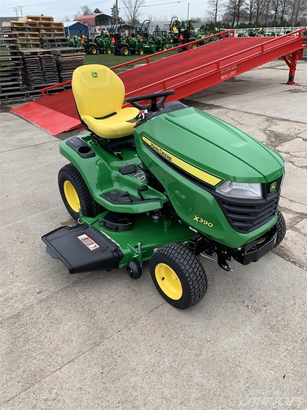 John Deere X390 Tractoare compacte