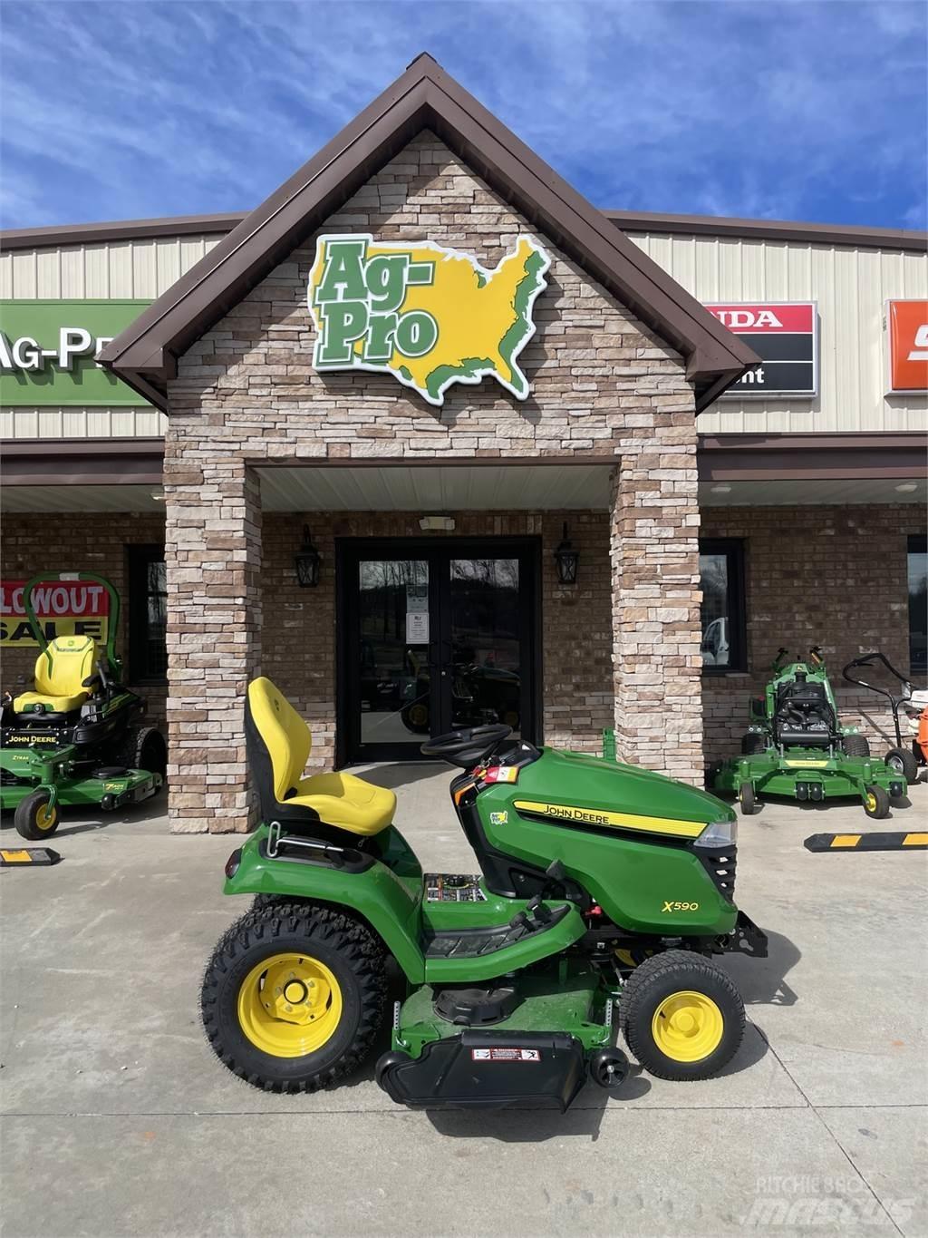 John Deere X590 Tractoare compacte