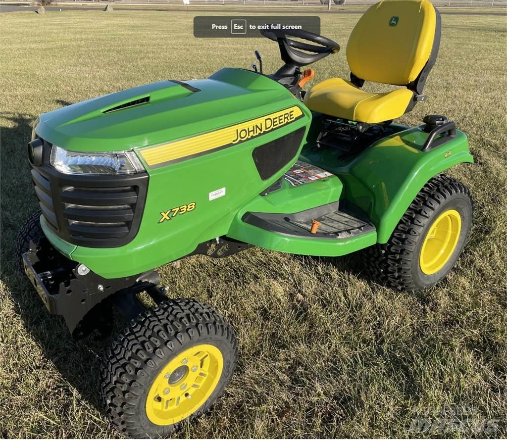 John Deere X738 Tractoare compacte
