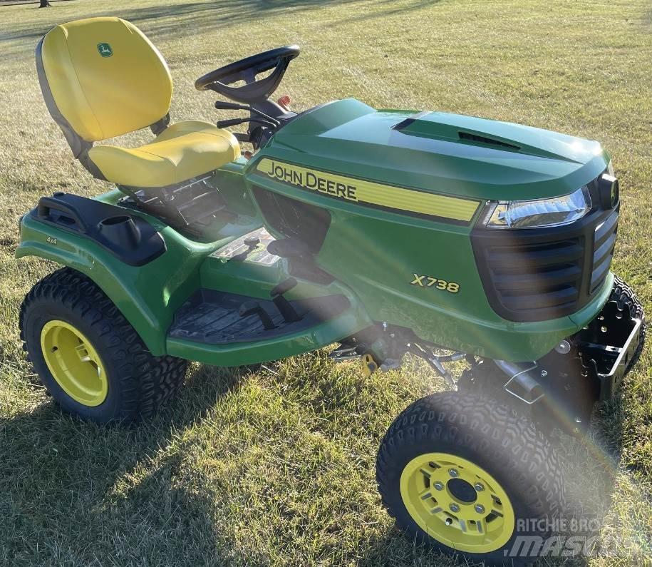 John Deere X738 Tractoare compacte