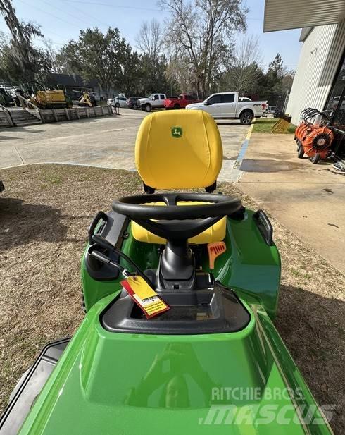 John Deere X739 Tractoare compacte