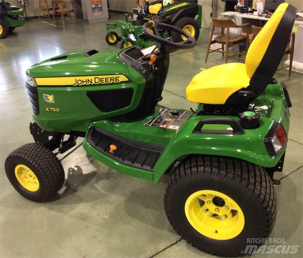 John Deere X750 Tractoare compacte