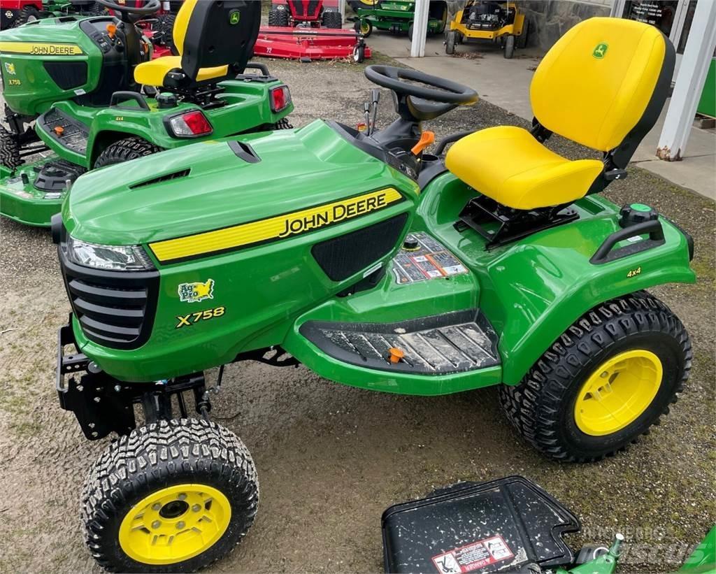 John Deere X758 Tractoare compacte