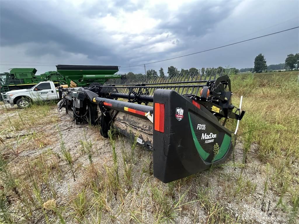 MacDon FD135 Accesorii combine agricole