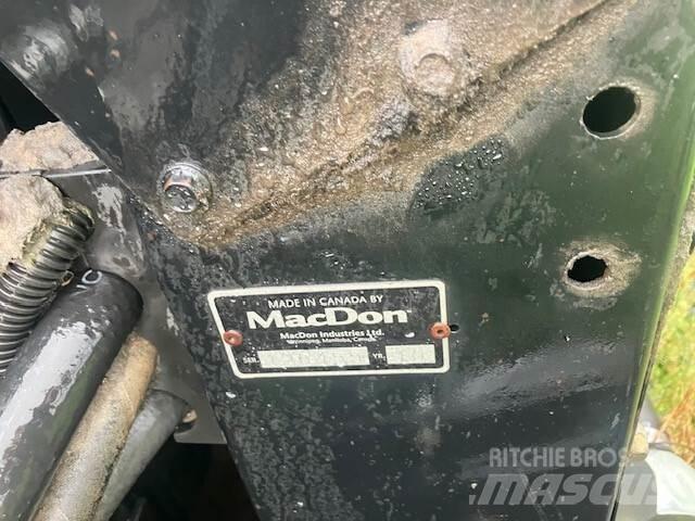 MacDon FD70 Accesorii combine agricole