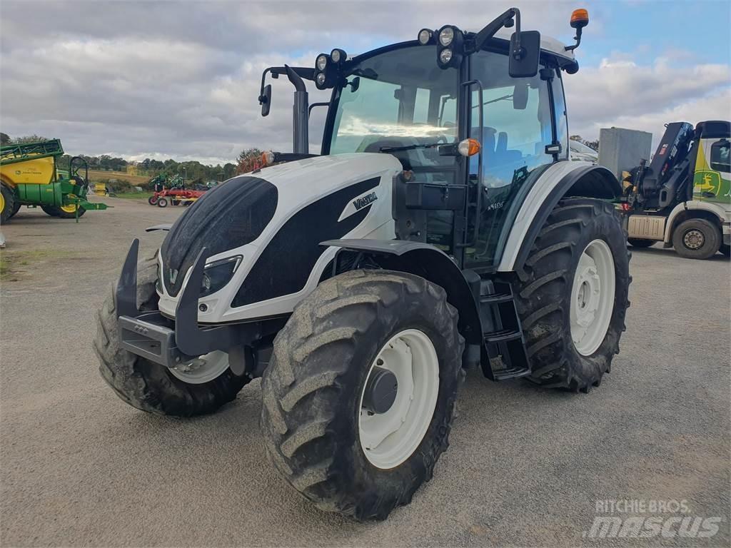 Valtra A104 Tractoare