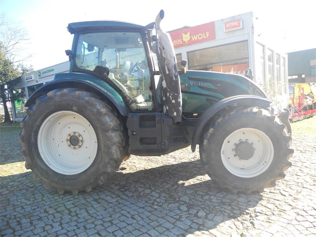 Valtra T174 Tractoare