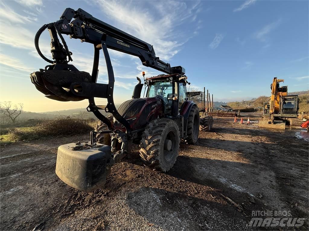 Valtra T174 Transportoare