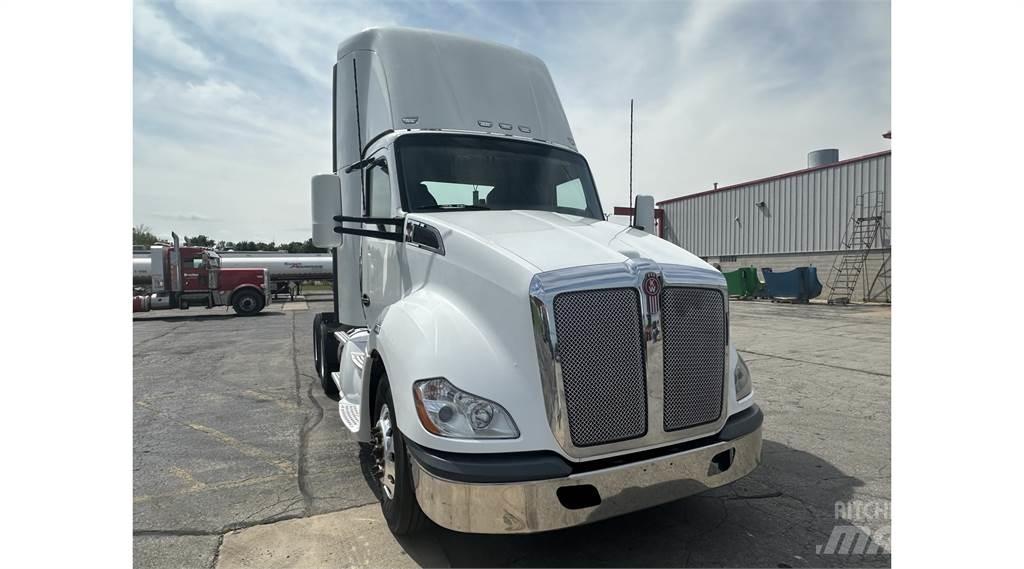 Kenworth T680 Autotractoare