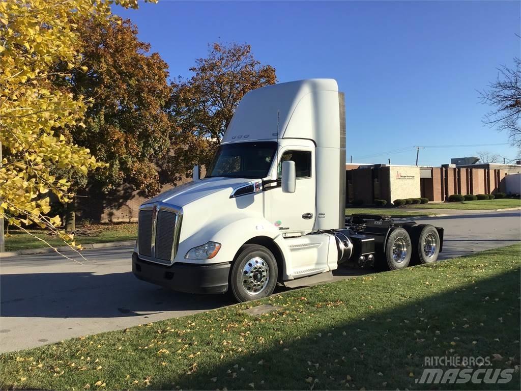 Kenworth T680 Autotractoare