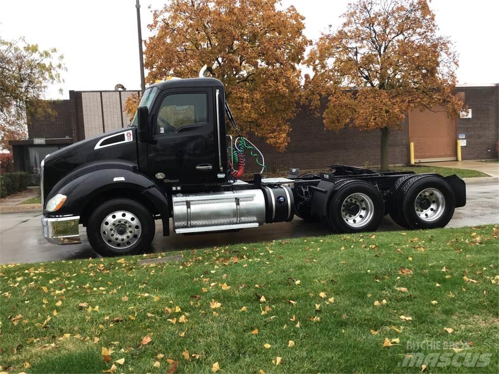 Kenworth T680 Autotractoare