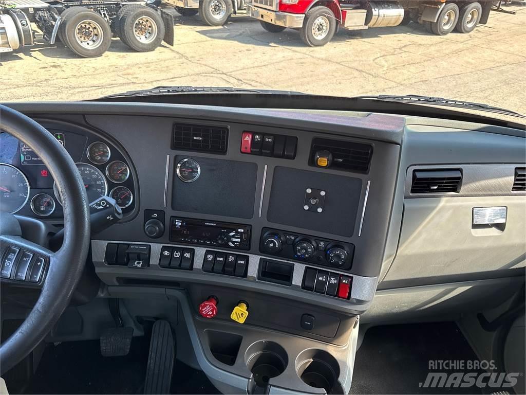 Kenworth T680 Autotractoare