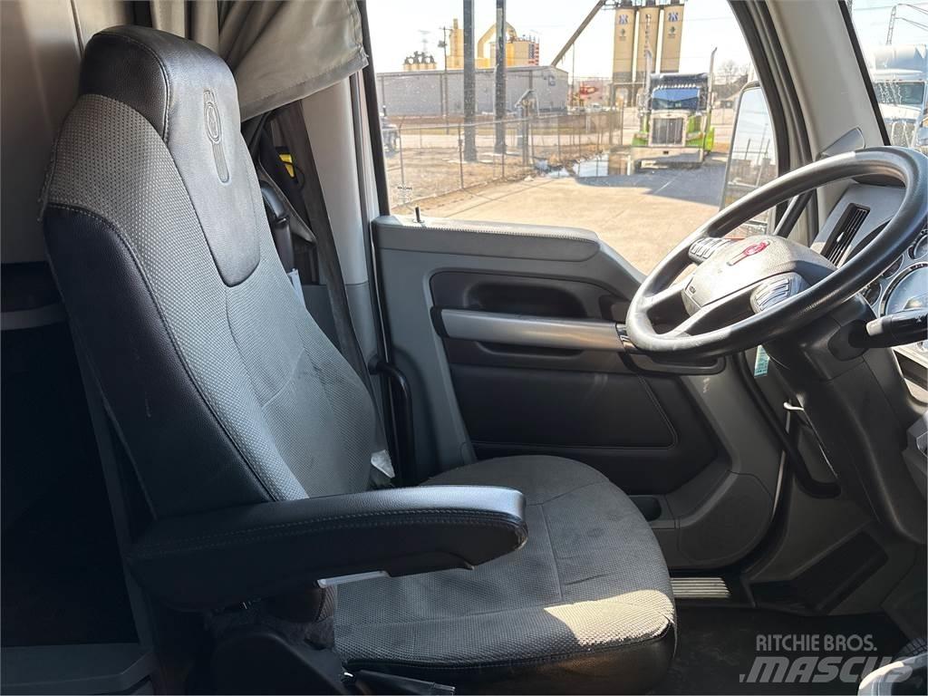 Kenworth T680 Autotractoare