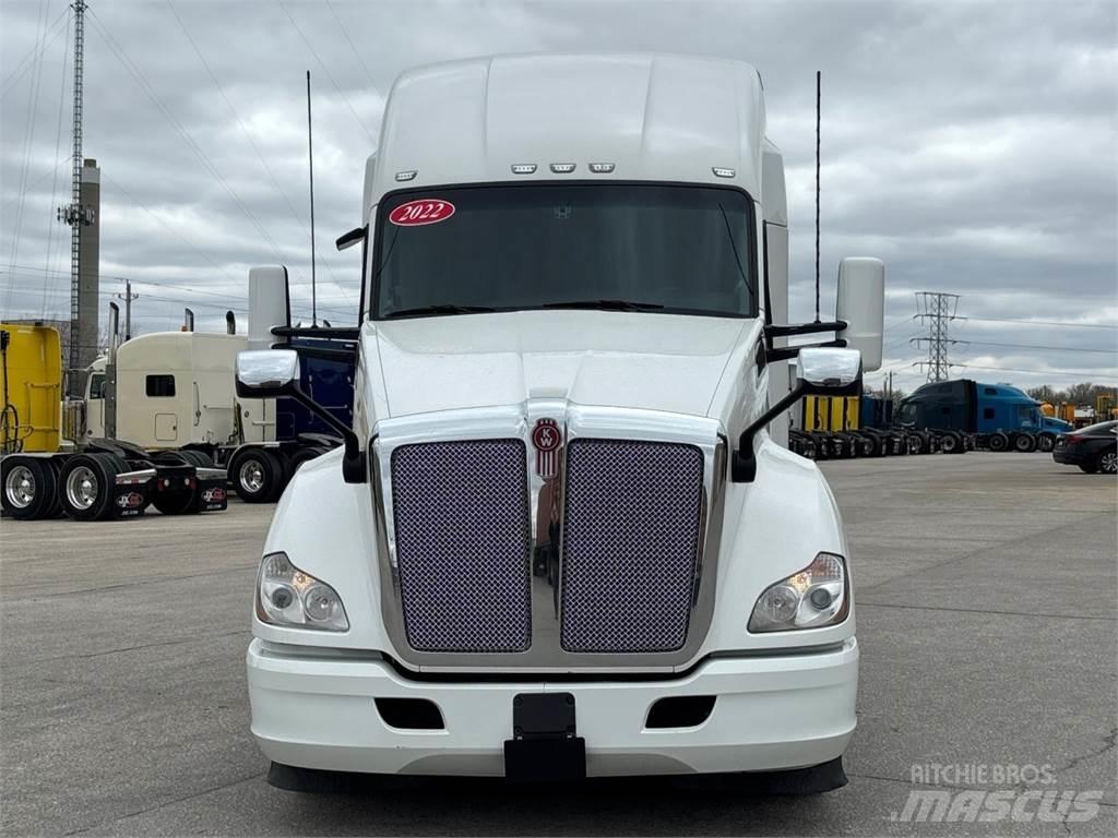 Kenworth T680 Autotractoare