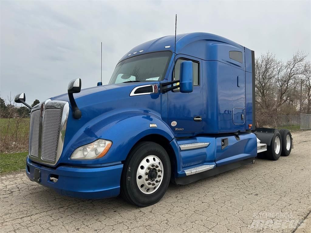 Kenworth T680 Autotractoare