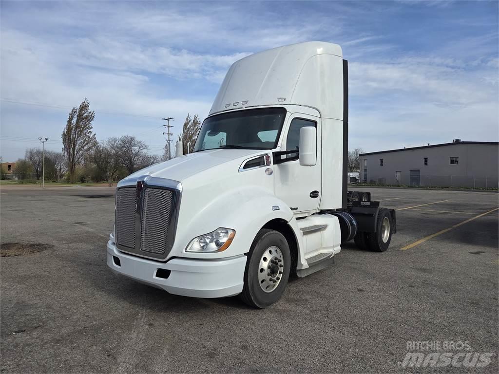 Kenworth T680 Autotractoare