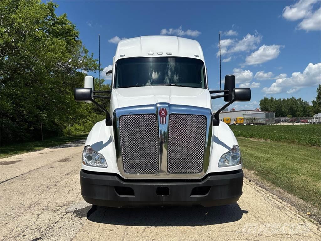 Kenworth T680 Autotractoare