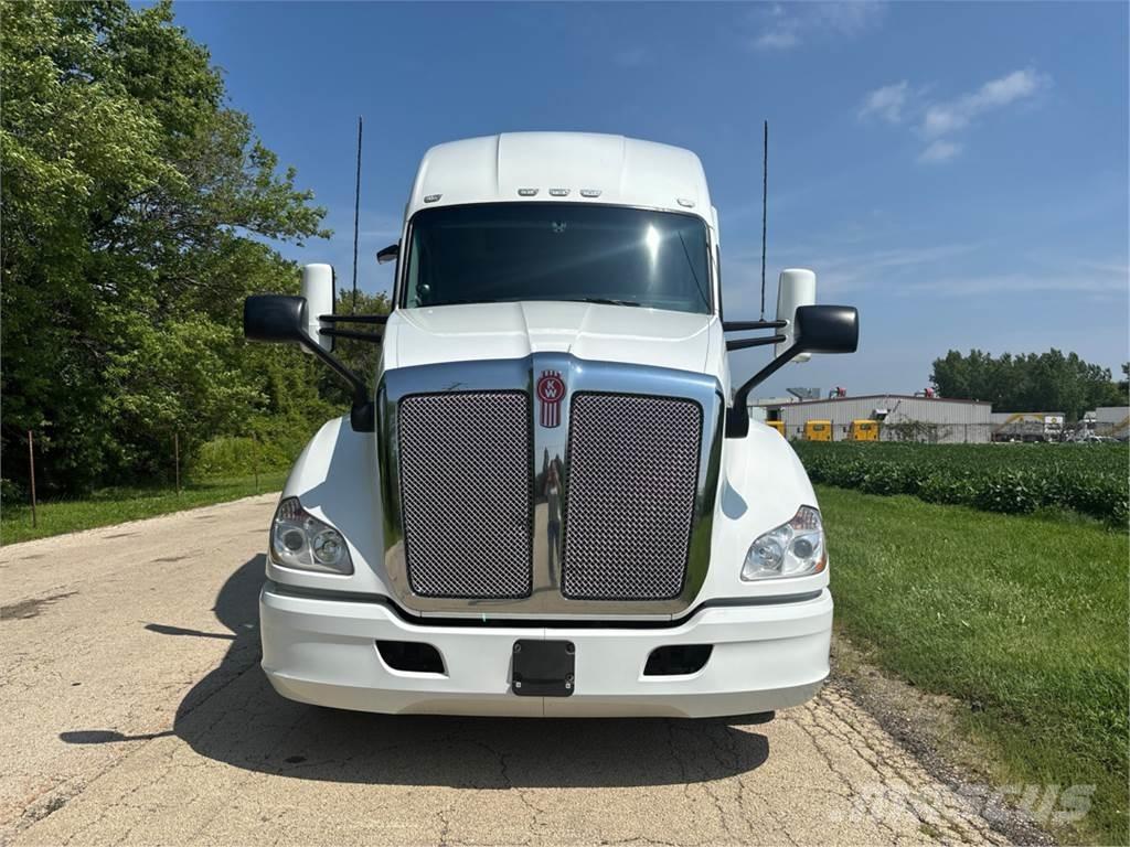 Kenworth T680 Autotractoare