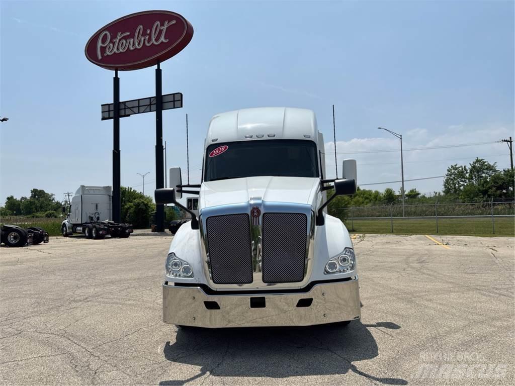 Kenworth T680 Autotractoare