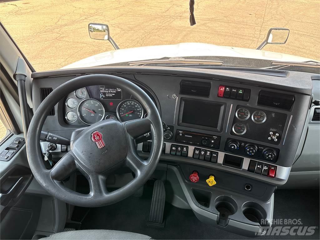 Kenworth T680 Autotractoare