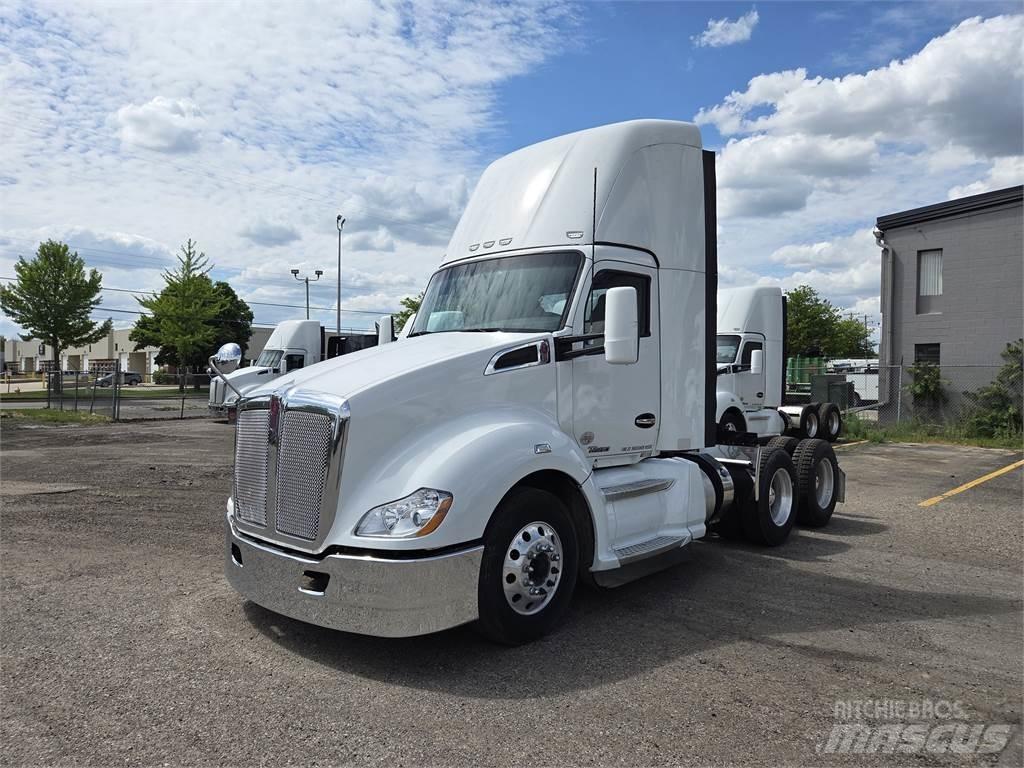 Kenworth T680 Autotractoare