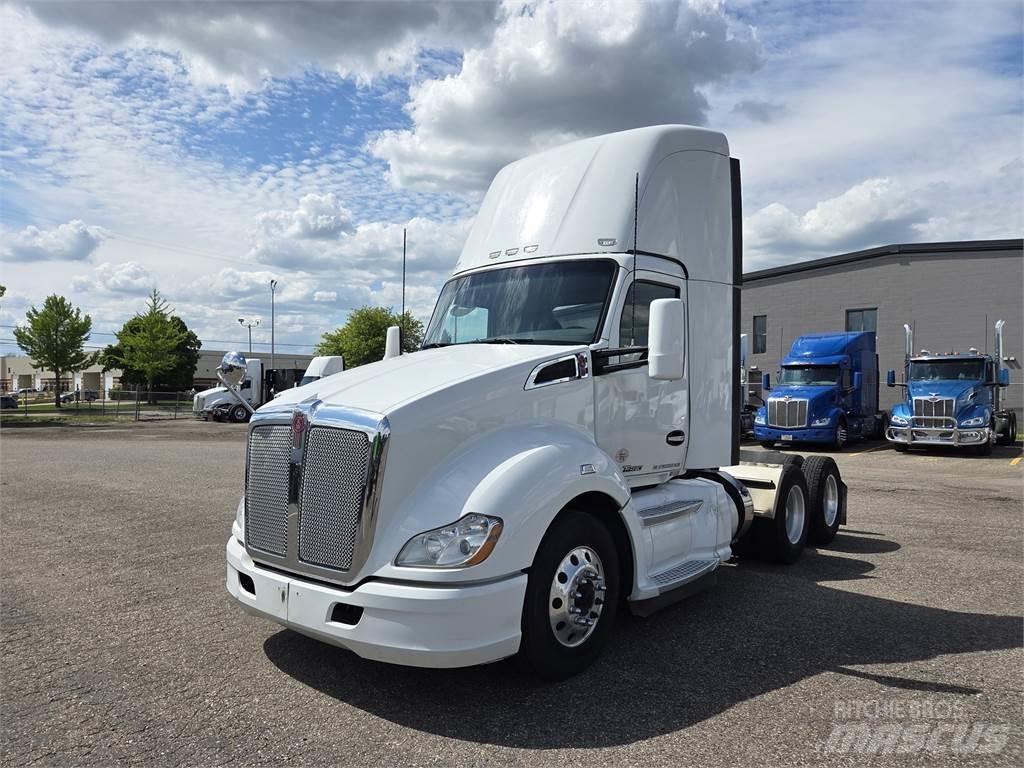 Kenworth T680 Autotractoare