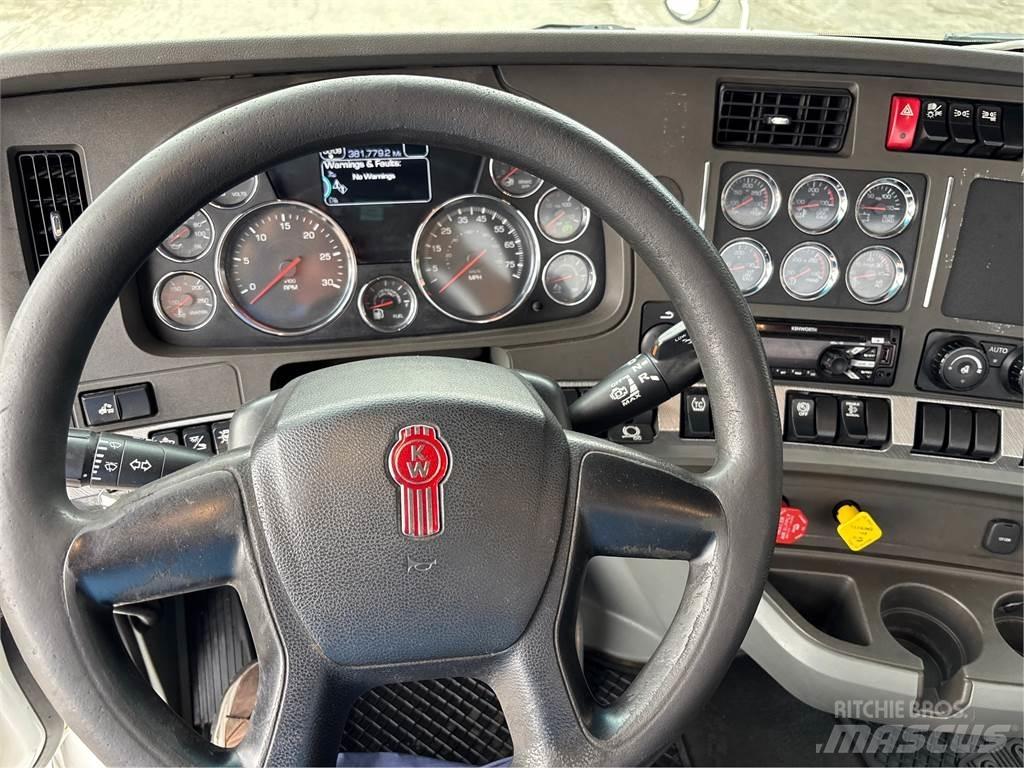 Kenworth T680 Autotractoare