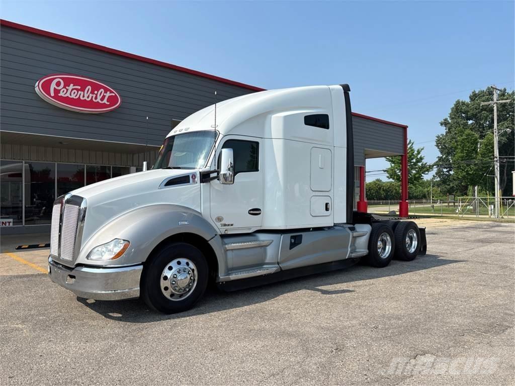 Kenworth T680 Autotractoare