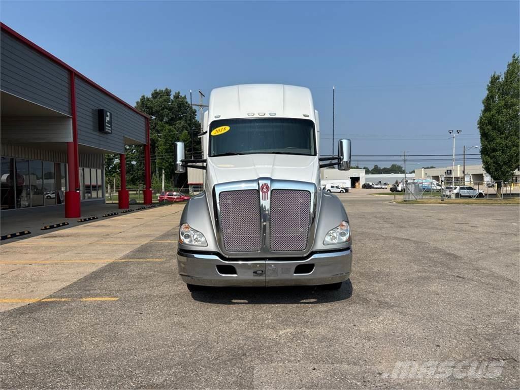 Kenworth T680 Autotractoare