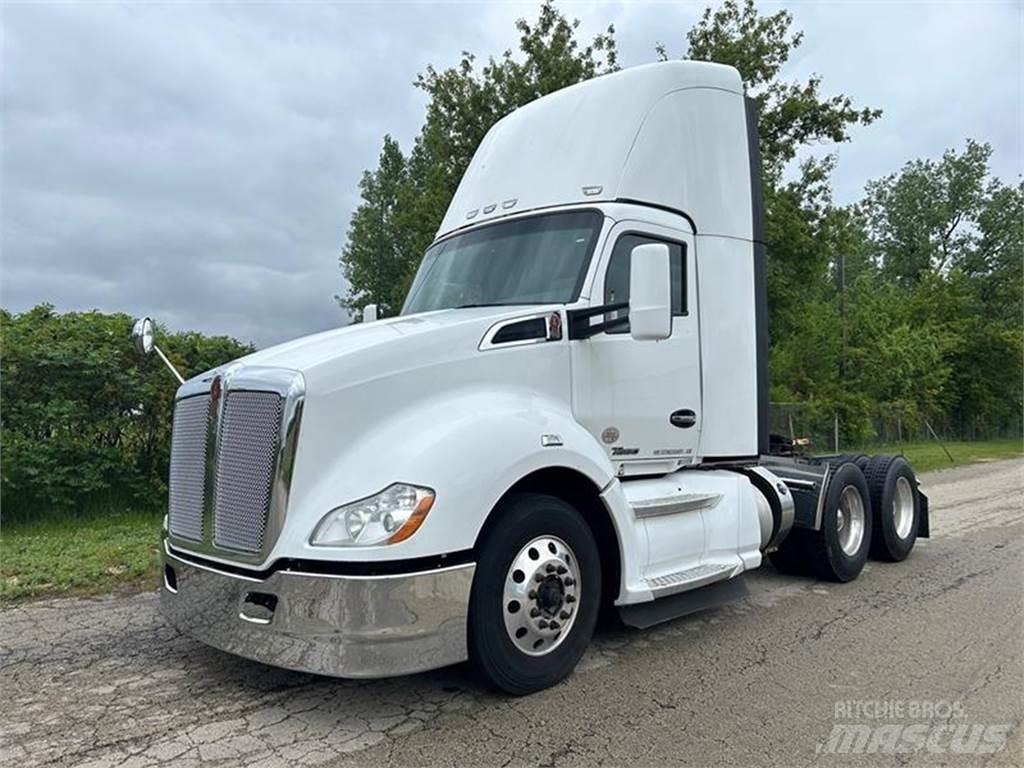 Kenworth T680 Autotractoare