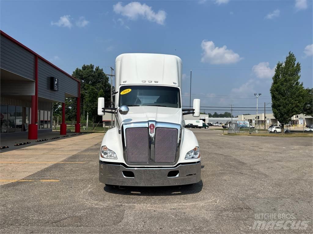 Kenworth T680 Autotractoare