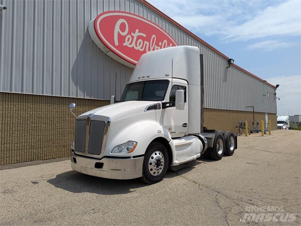 Kenworth T680 Autotractoare