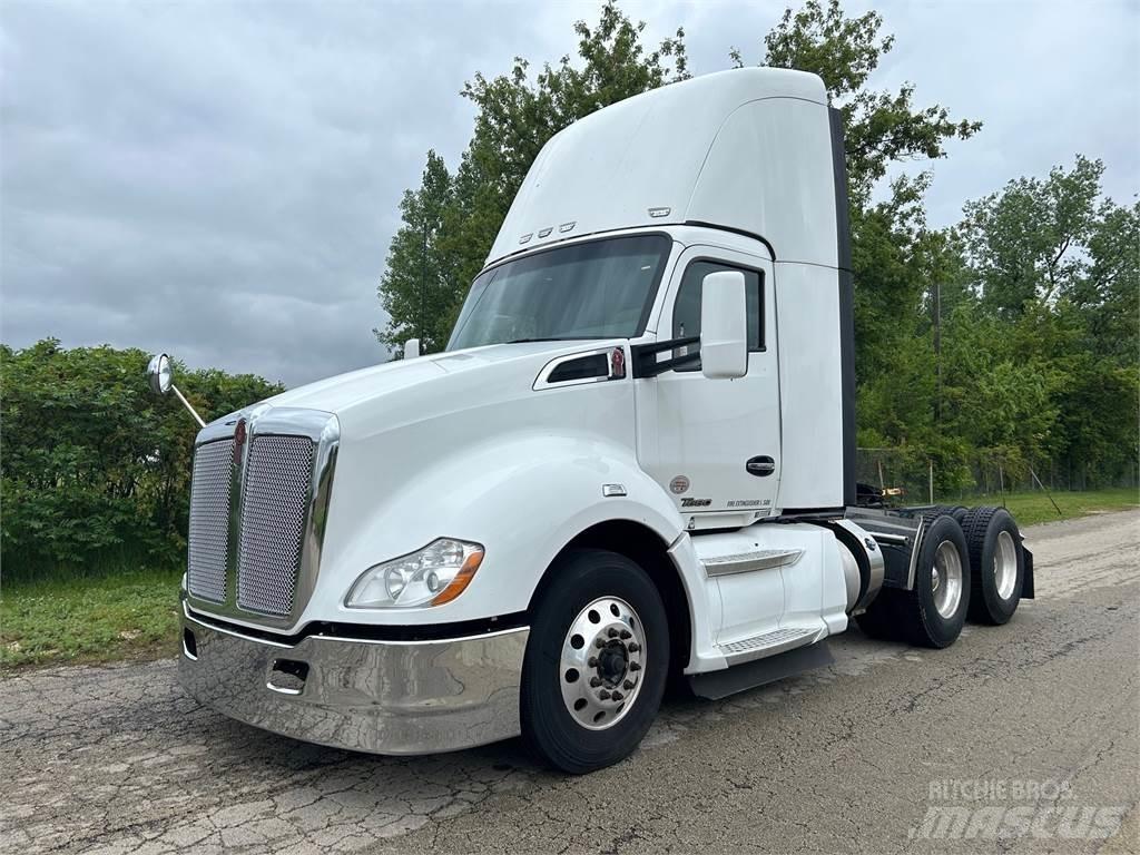 Kenworth T680 Autotractoare