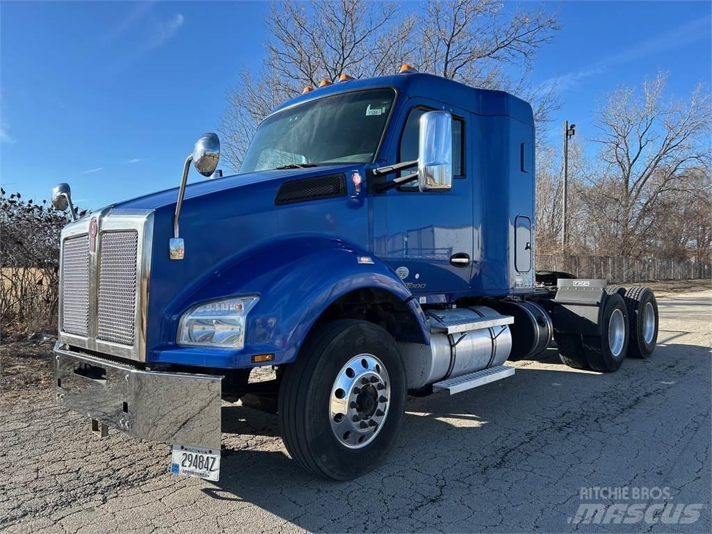 Kenworth T880 Autotractoare