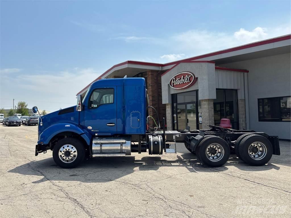 Kenworth T880 Autotractoare