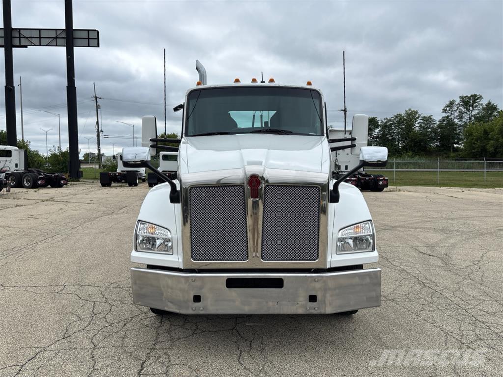 Kenworth T880 Autotractoare