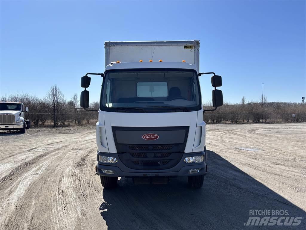 Peterbilt 220 Autocamioane