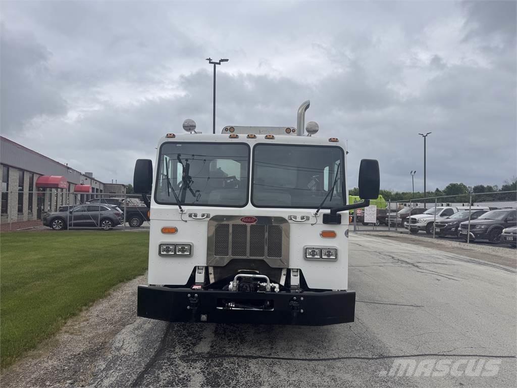 Peterbilt 320 Camion de deseuri
