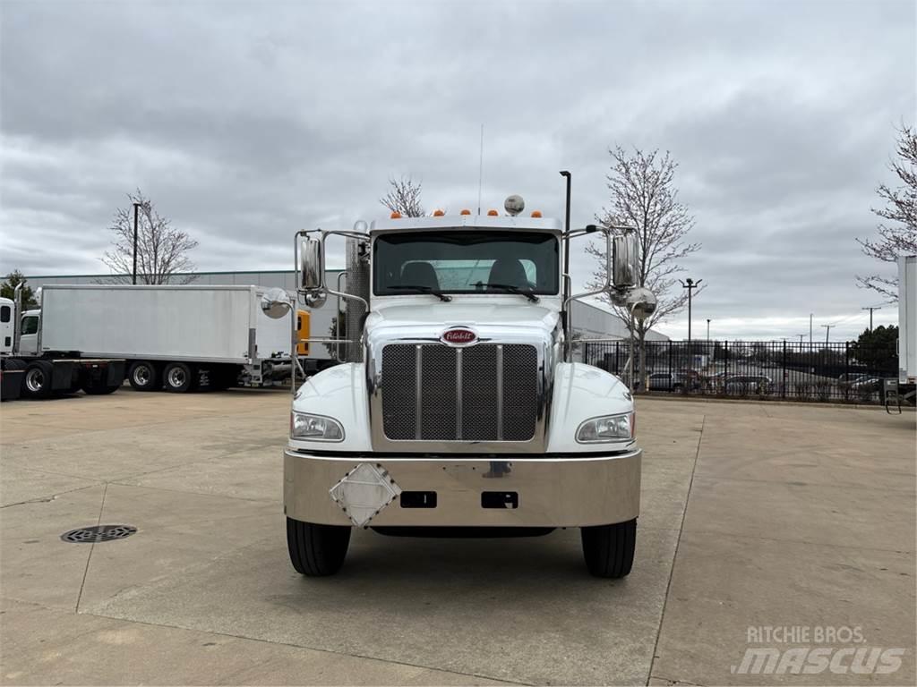 Peterbilt 337 Camion cabina sasiu