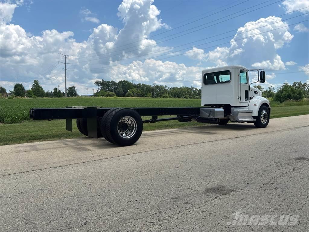 Peterbilt 337 Camion cabina sasiu