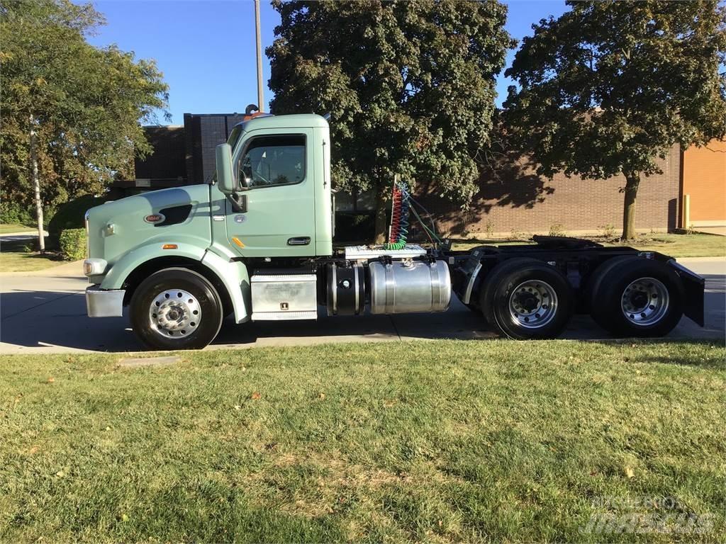Peterbilt 567 Autotractoare