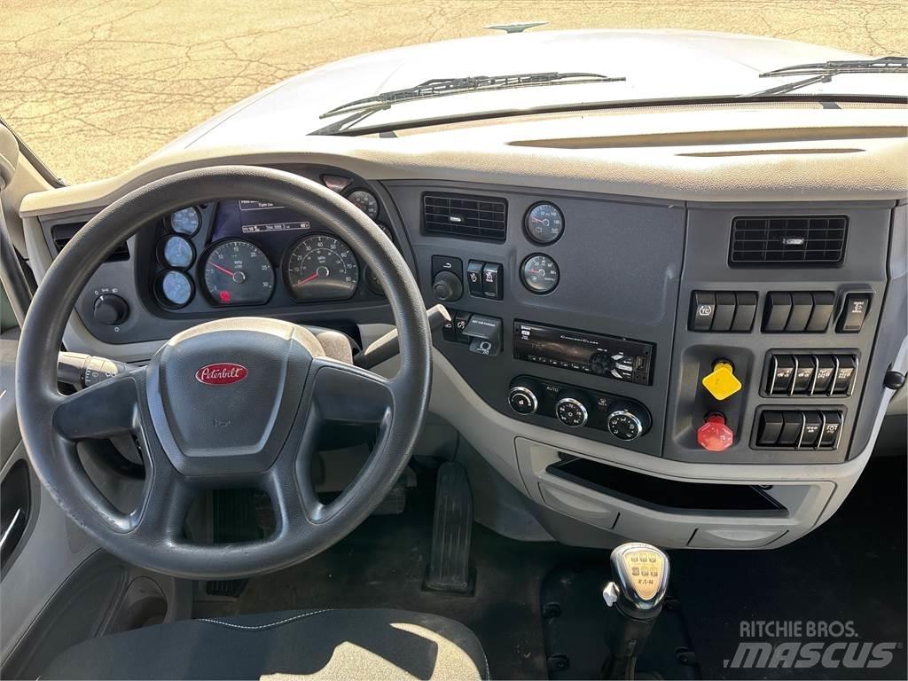 Peterbilt 567 Autotractoare